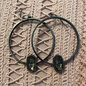 Kendra Scott Black Matte Hoop Earrings Contemporary Style